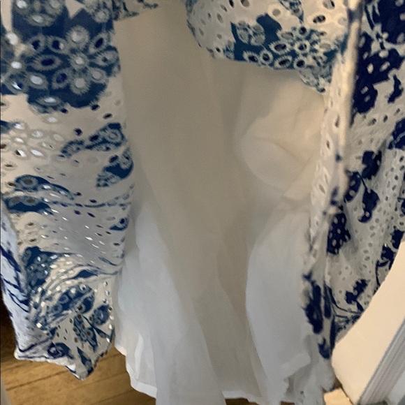 Blue and White Floral Puff Sleeve Dress - Picture 8 of 12